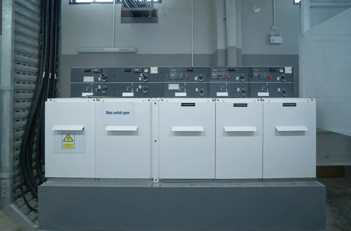 Quadro elettrico principale di sistema accumulo trifase per impianto fotovoltaico aziendale B2B