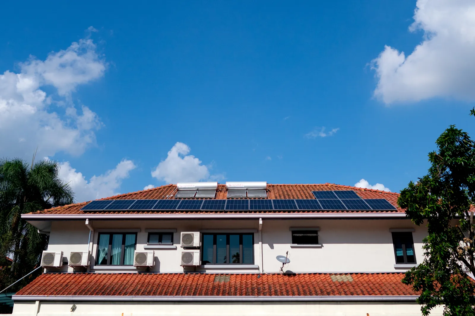 inverter ibrido con accumulo integrato