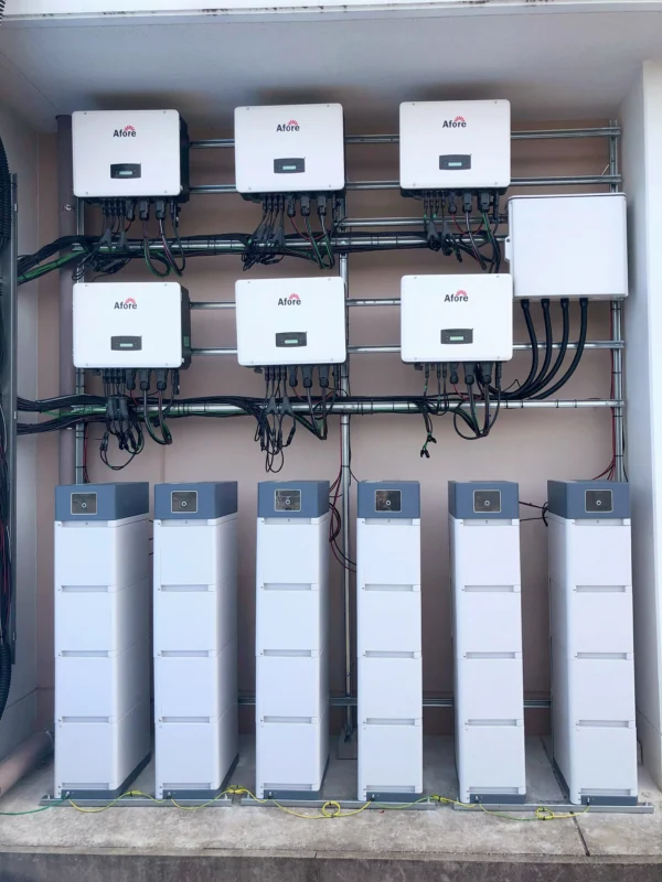 Three Phase Hybrid Storage Inverter 3-30KW