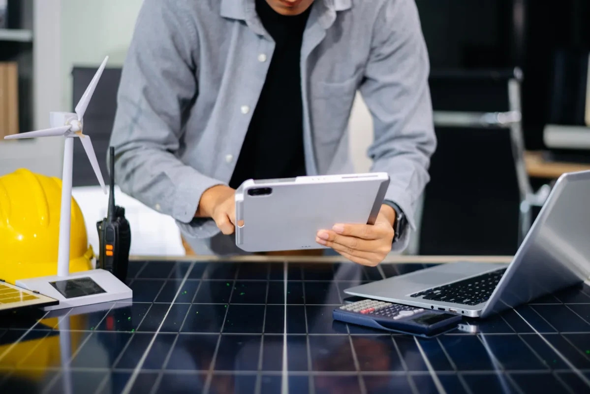 A professional designs an emergency solar backup strategy for commercial operations.