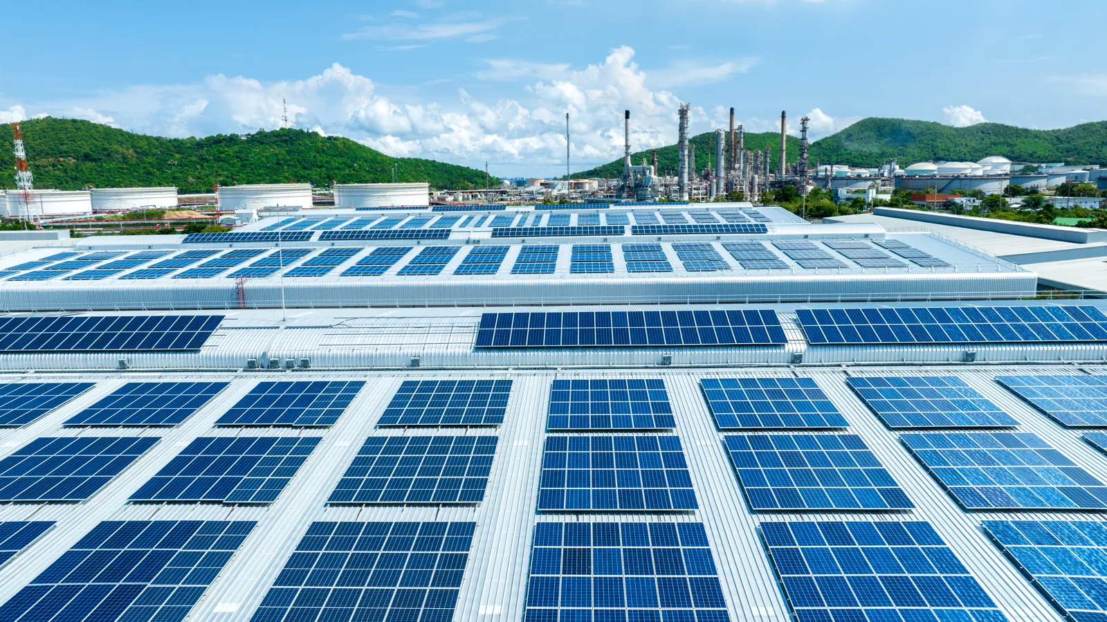 hybrid inverter vs microinverter b2b